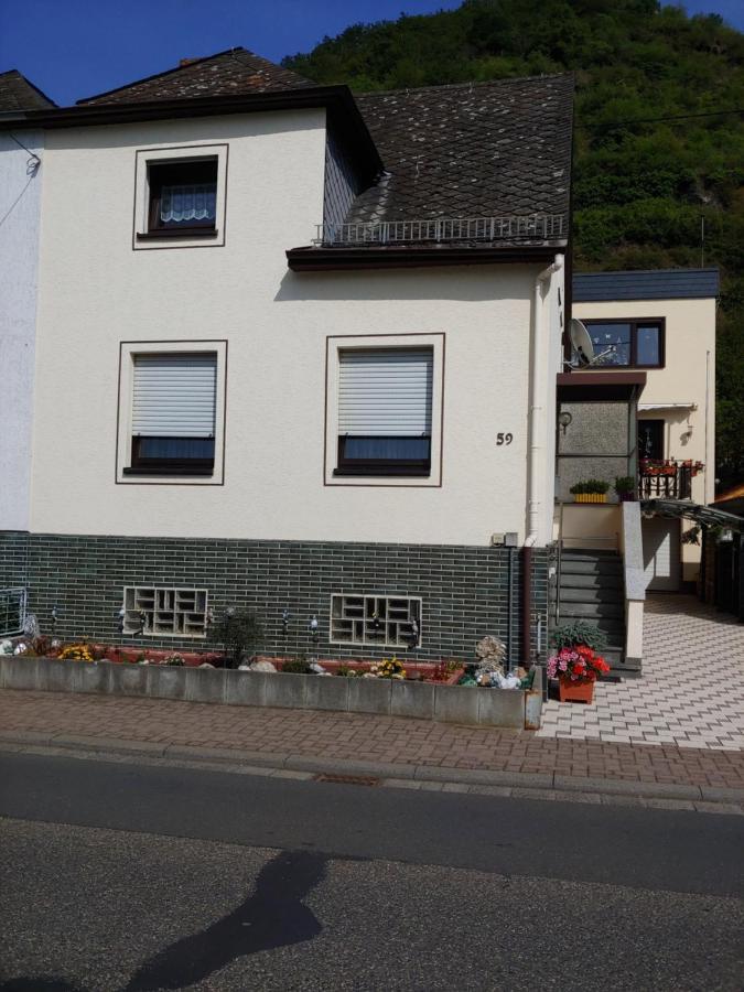 Gaestehaus Rheinburgenblick Kestert Exterior foto