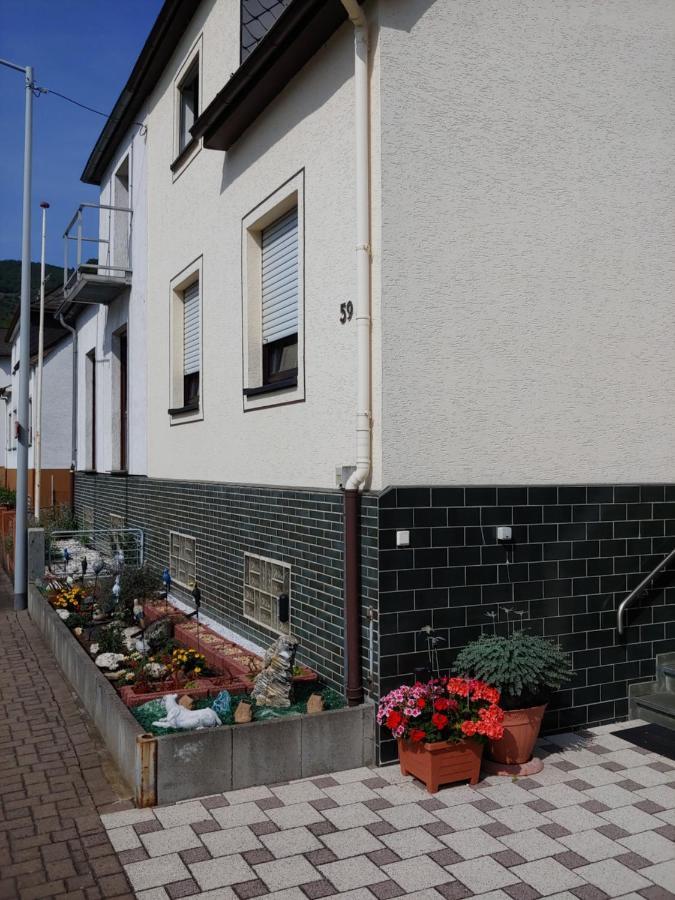 Gaestehaus Rheinburgenblick Kestert Exterior foto